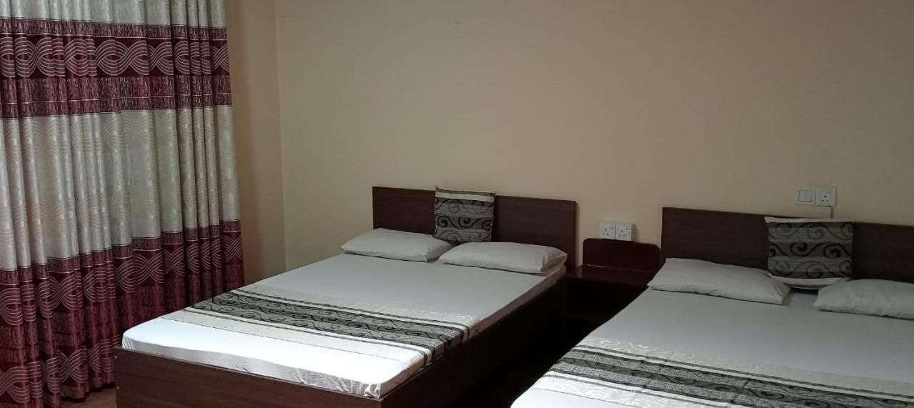 Thuvaraga Inn Nuwara Eliya Kültér fotó