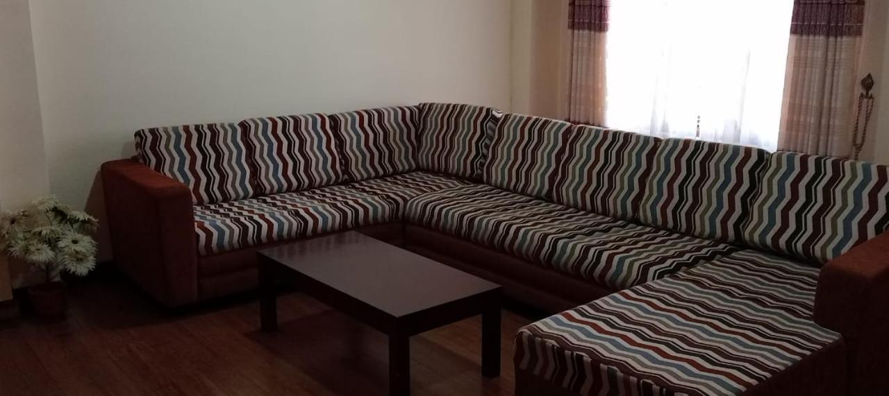 Thuvaraga Inn Nuwara Eliya Kültér fotó